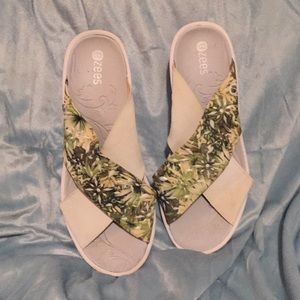 B Zee’s Sandals😱SALE